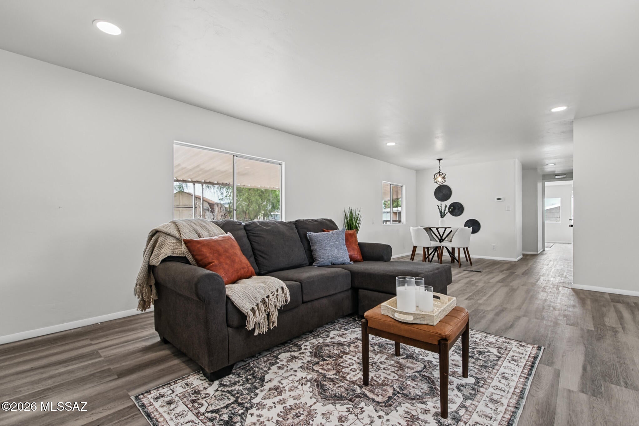 Cholla Manor (1-86) - Residential