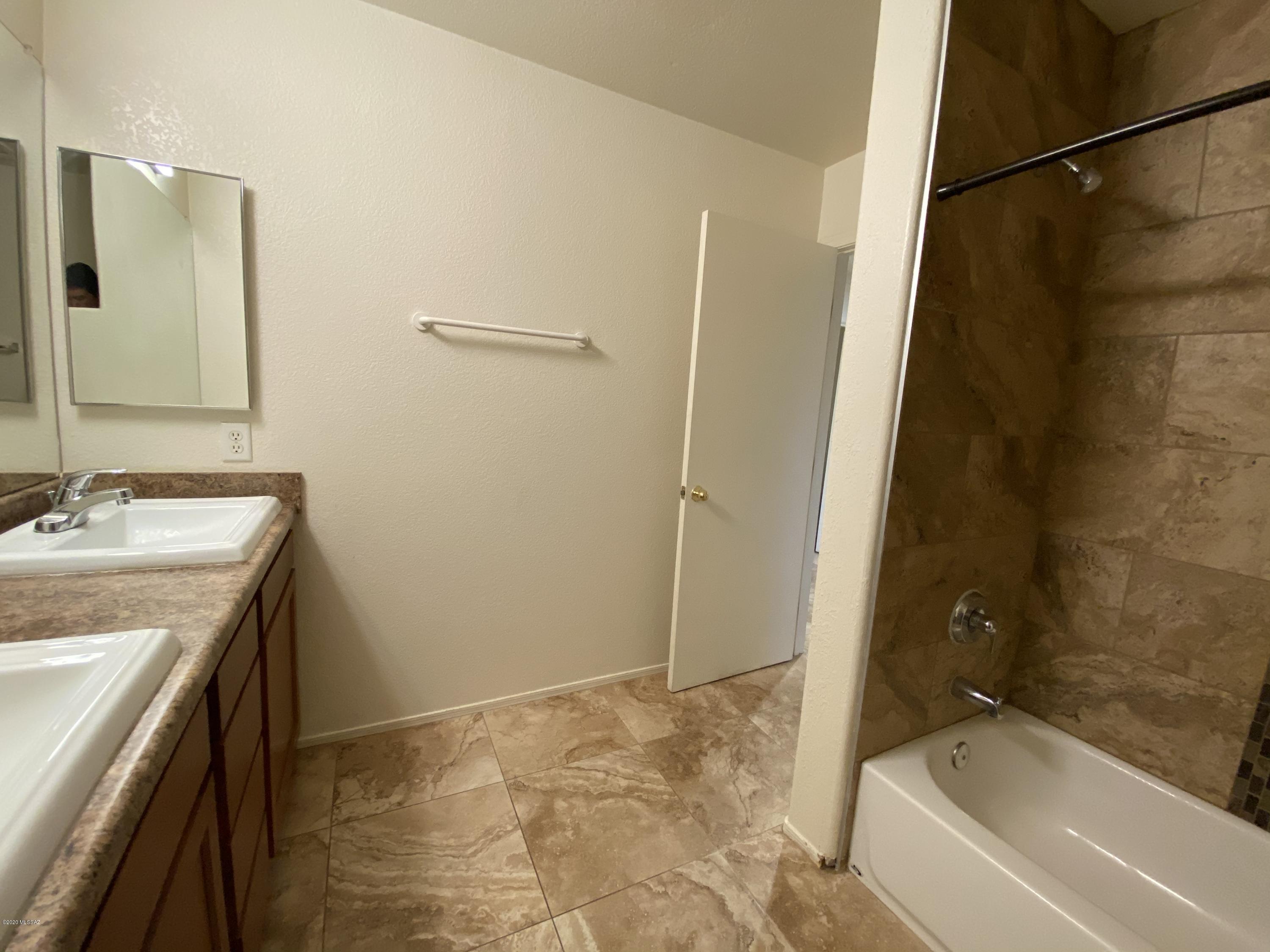 Mountain View Condos. (1-76) - Residential Lease