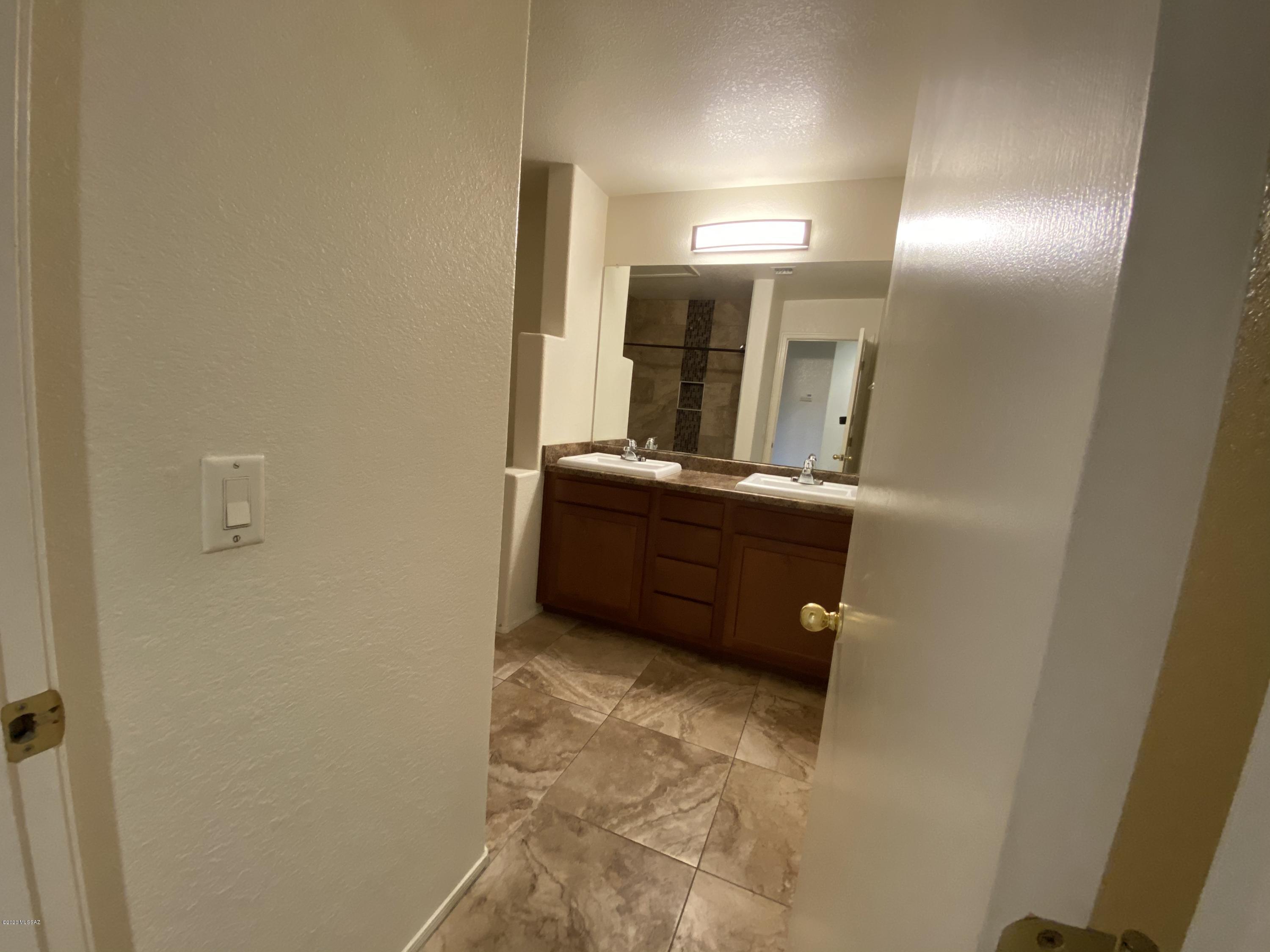 Mountain View Condos. (1-76) - Residential Lease