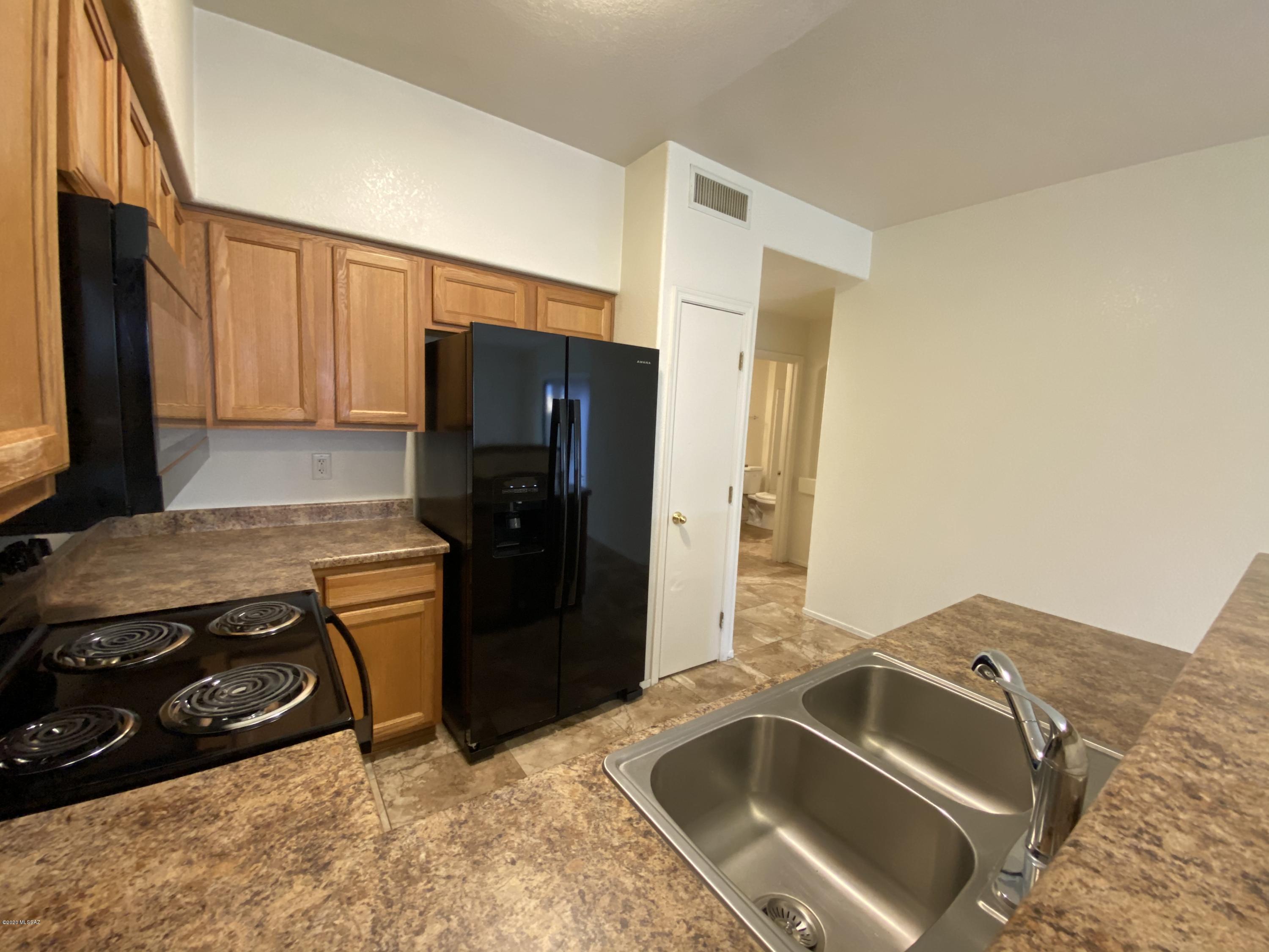 Mountain View Condos. (1-76) - Residential Lease