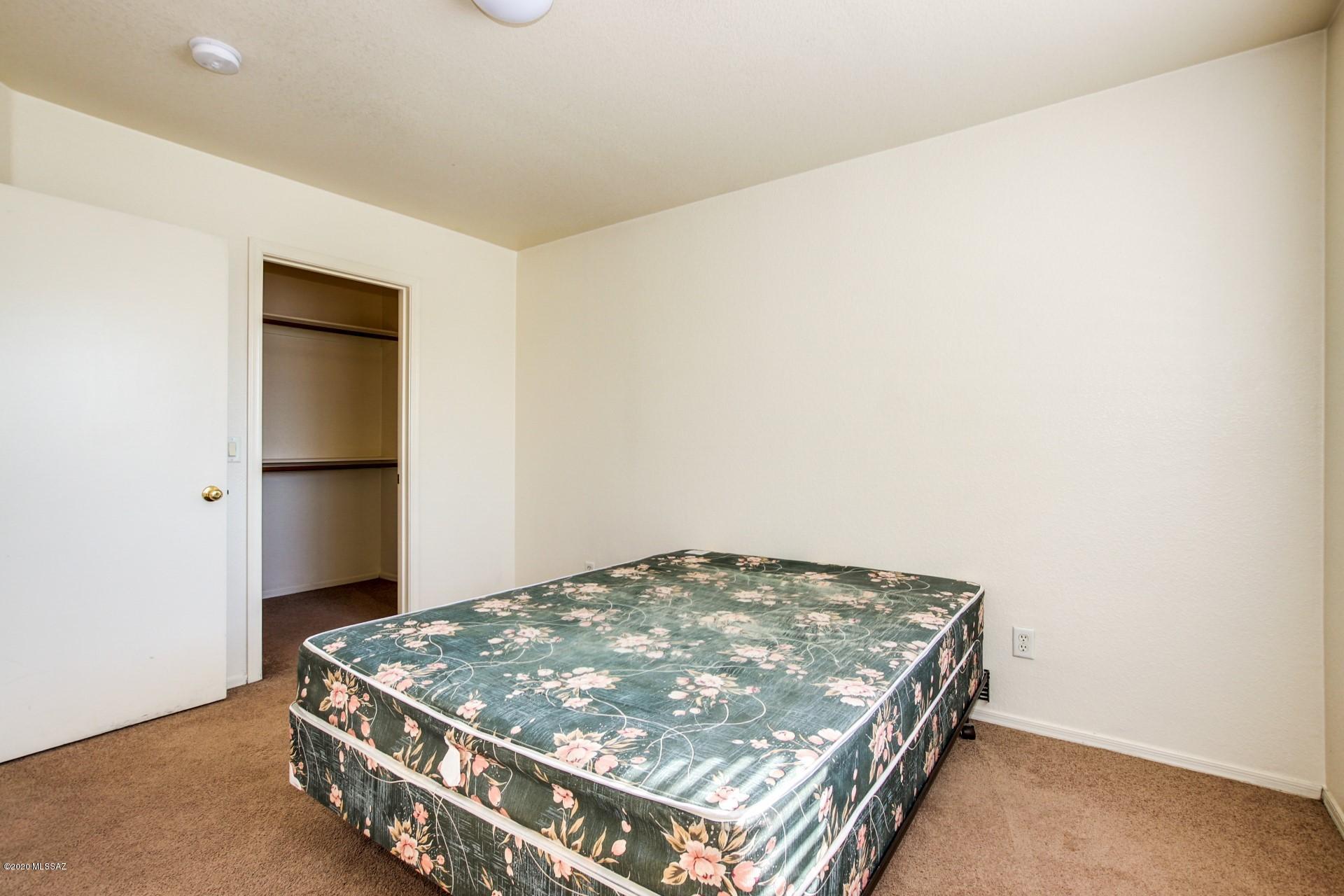 Mountain View Condos. (1-76) - Residential Lease