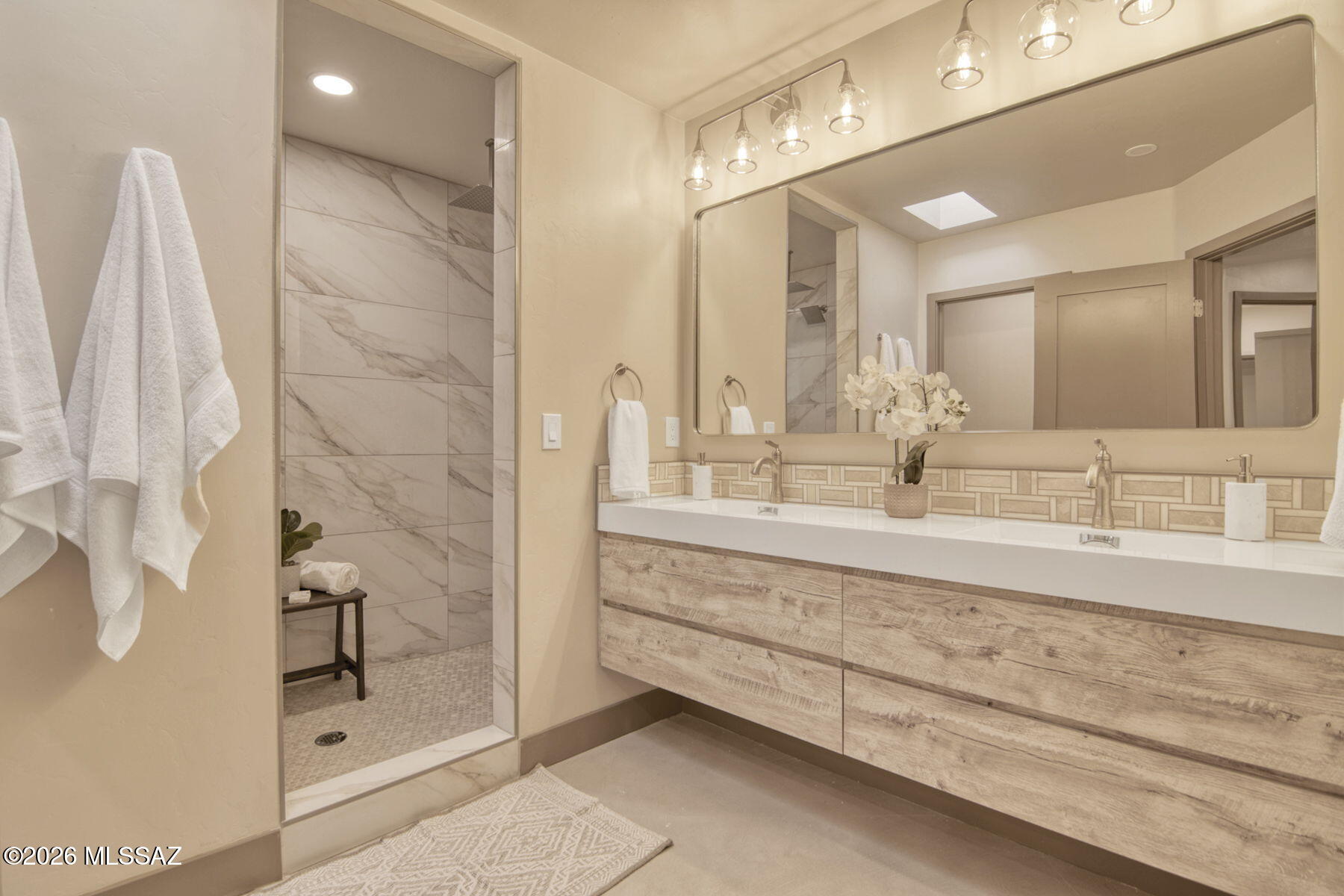 Casas Adobes Estates Resub. (1-67) - Residential