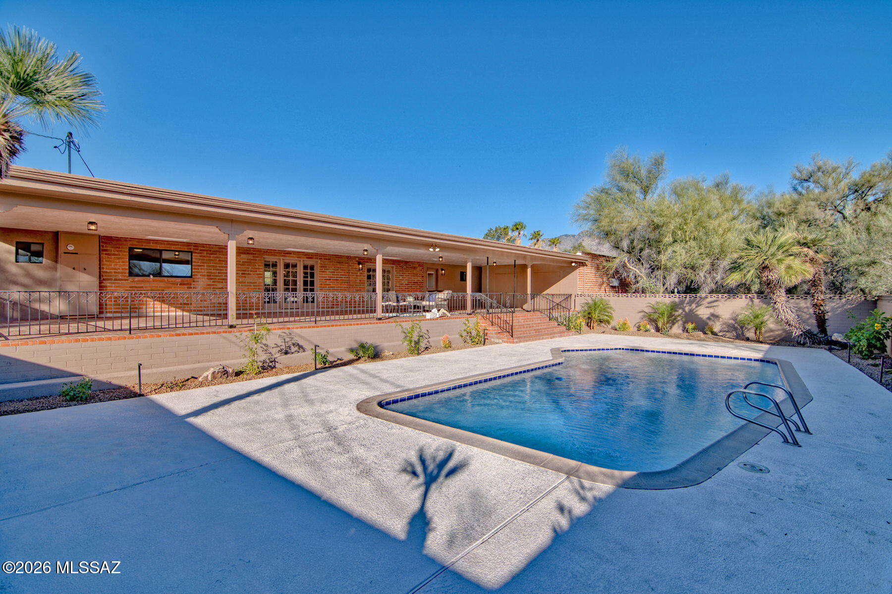 Casas Adobes Estates Resub. (1-67) - Residential