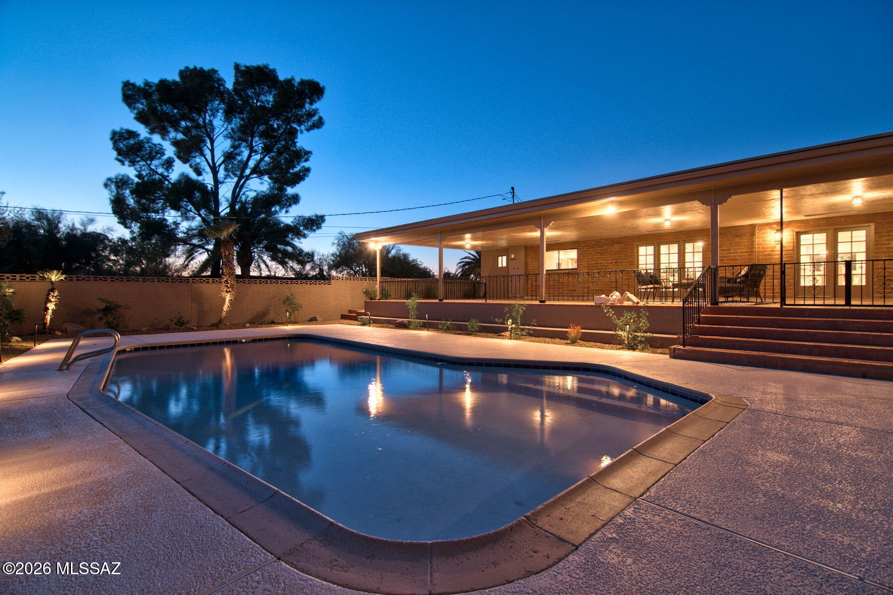 Casas Adobes Estates Resub. (1-67) - Residential