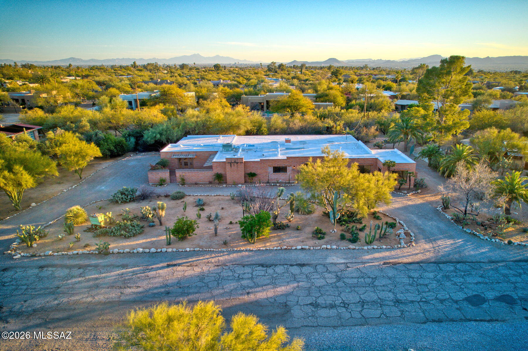 Casas Adobes Estates Resub. (1-67) - Residential