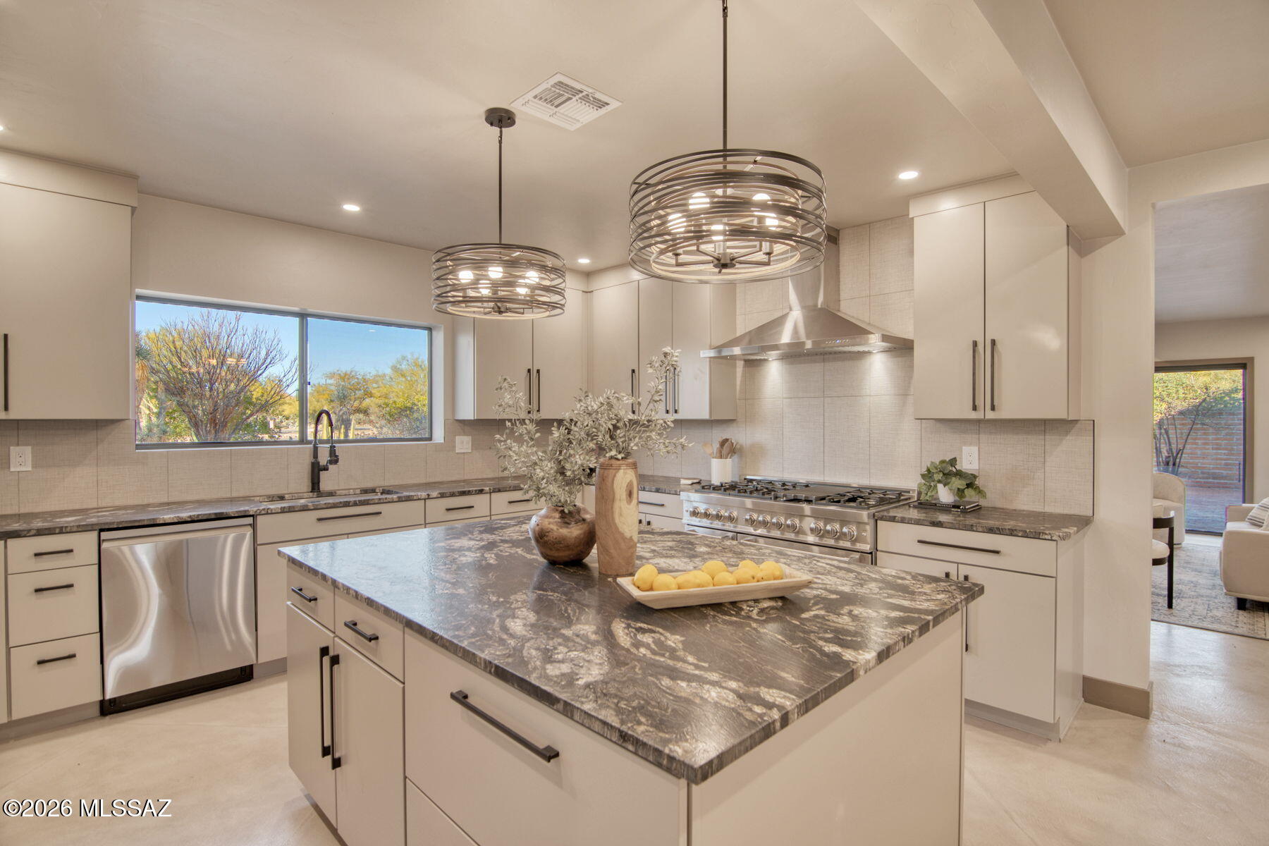 Casas Adobes Estates Resub. (1-67) - Residential