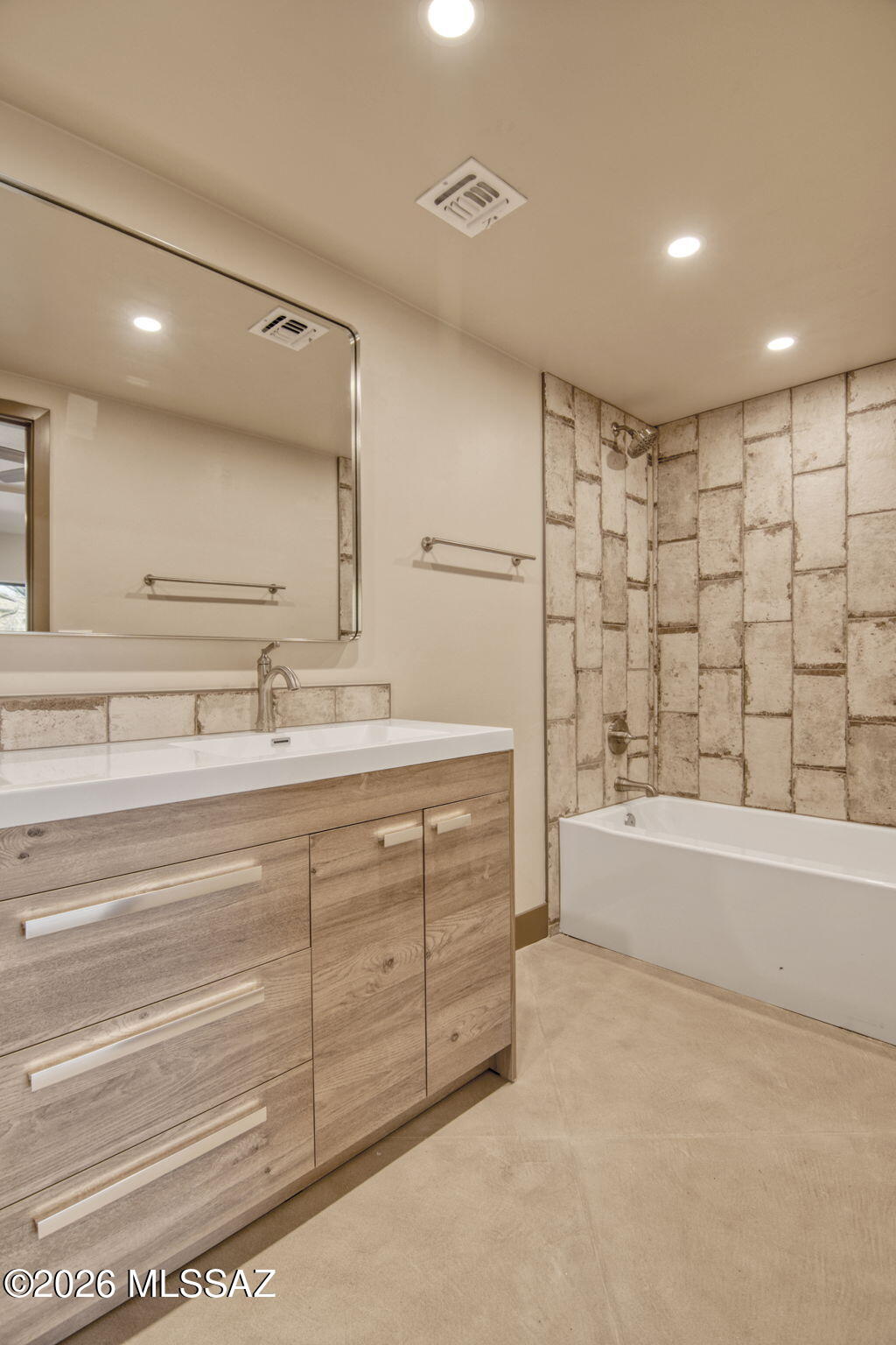 Casas Adobes Estates Resub. (1-67) - Residential