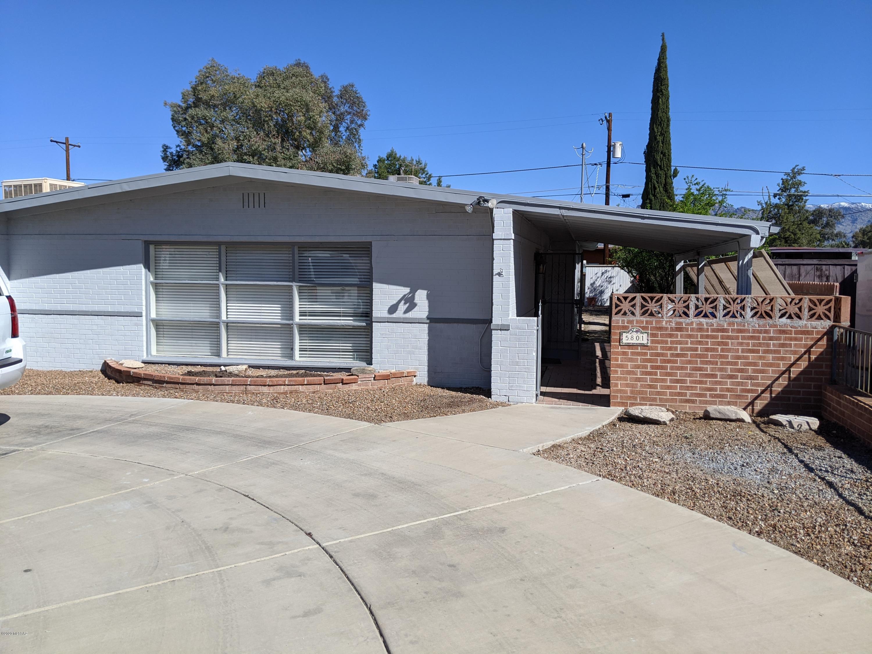 Beautiful 3 bedroom 2 bath home with remodeled bathrooms