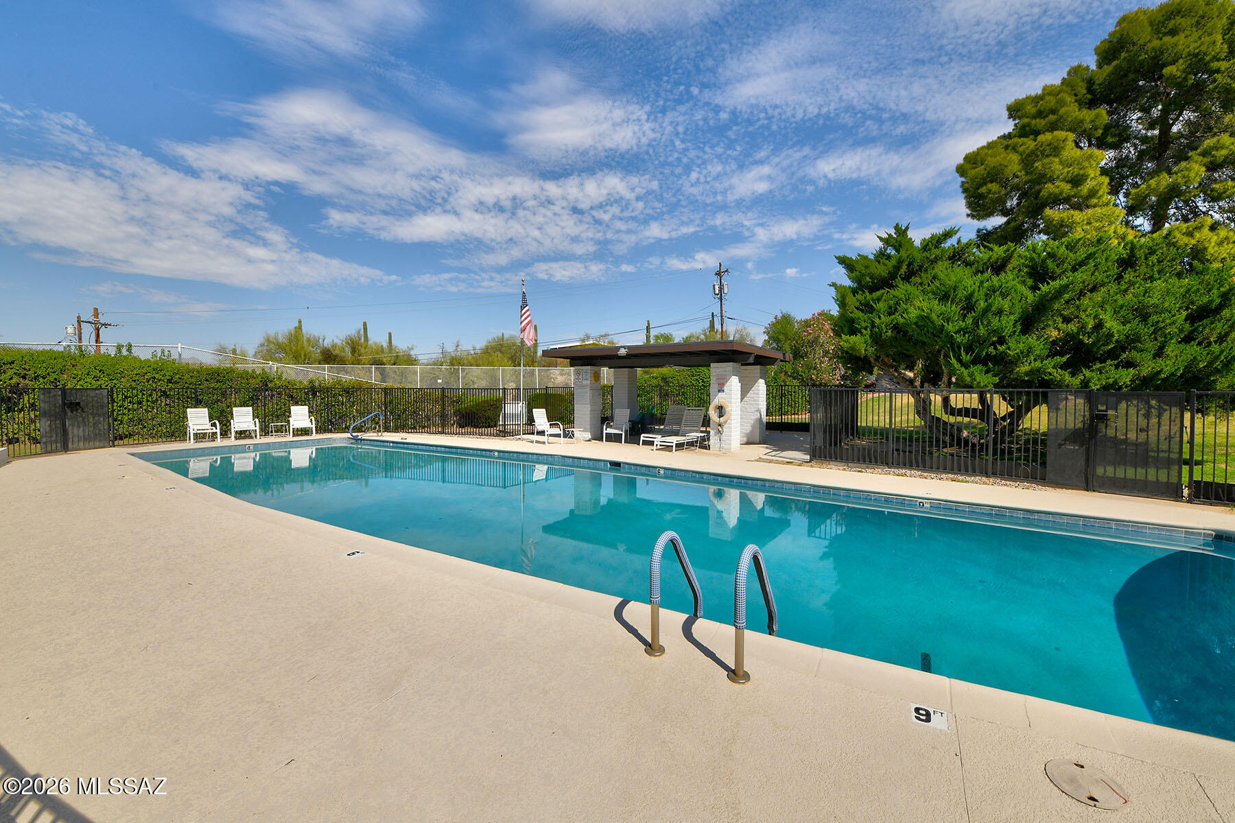 Las Lomitas (1) - Residential