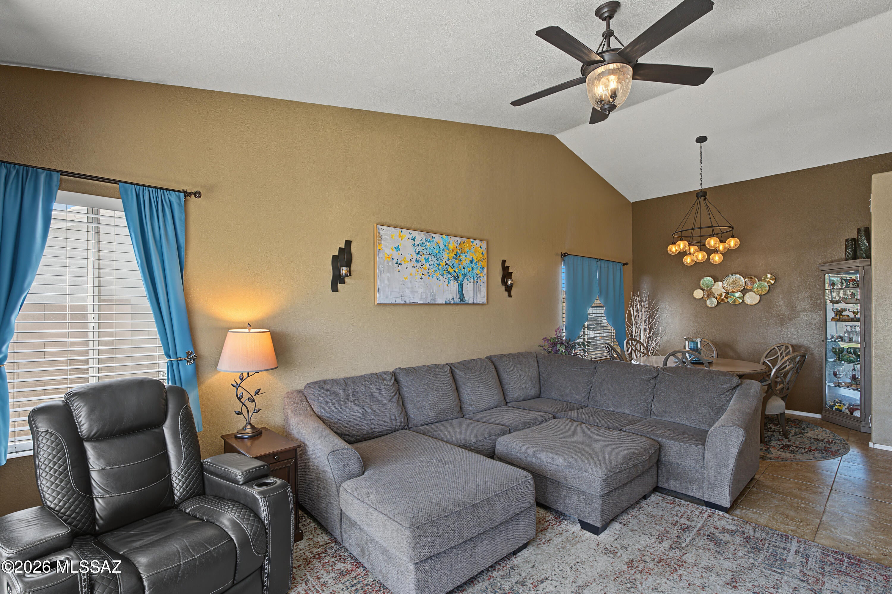 Hacienda Del Oro (1-78) - Residential
