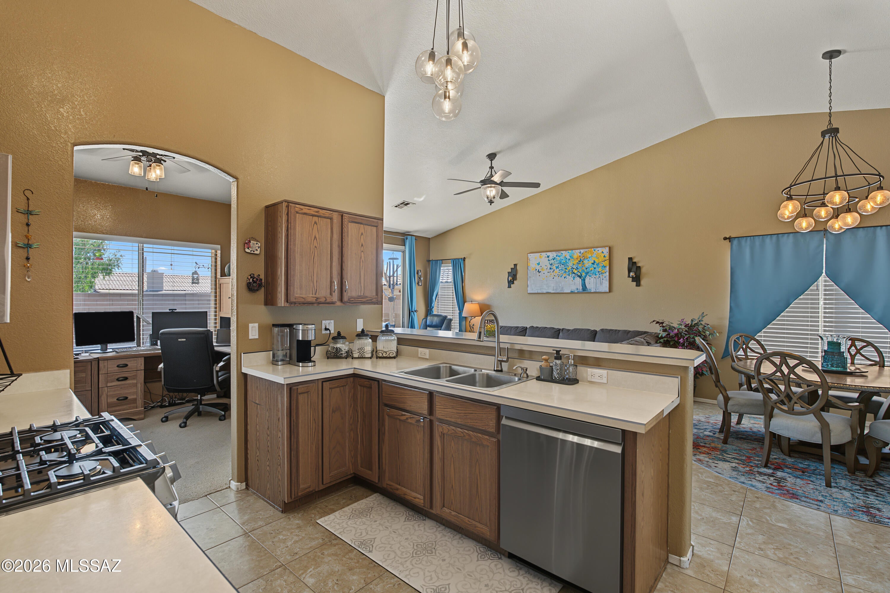 Hacienda Del Oro (1-78) - Residential