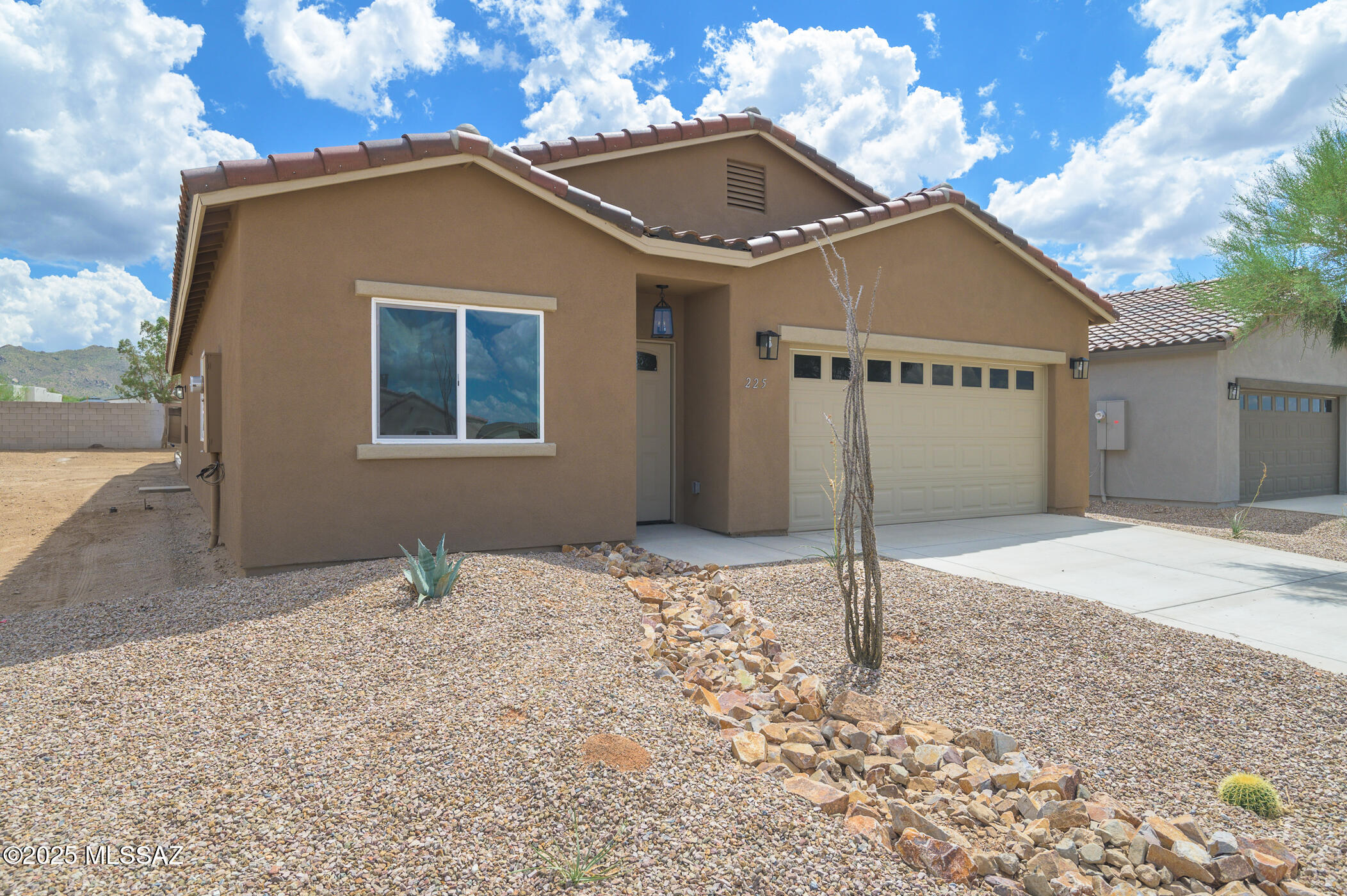 New Tucson Unit NO. 4 (1-203) - Residential