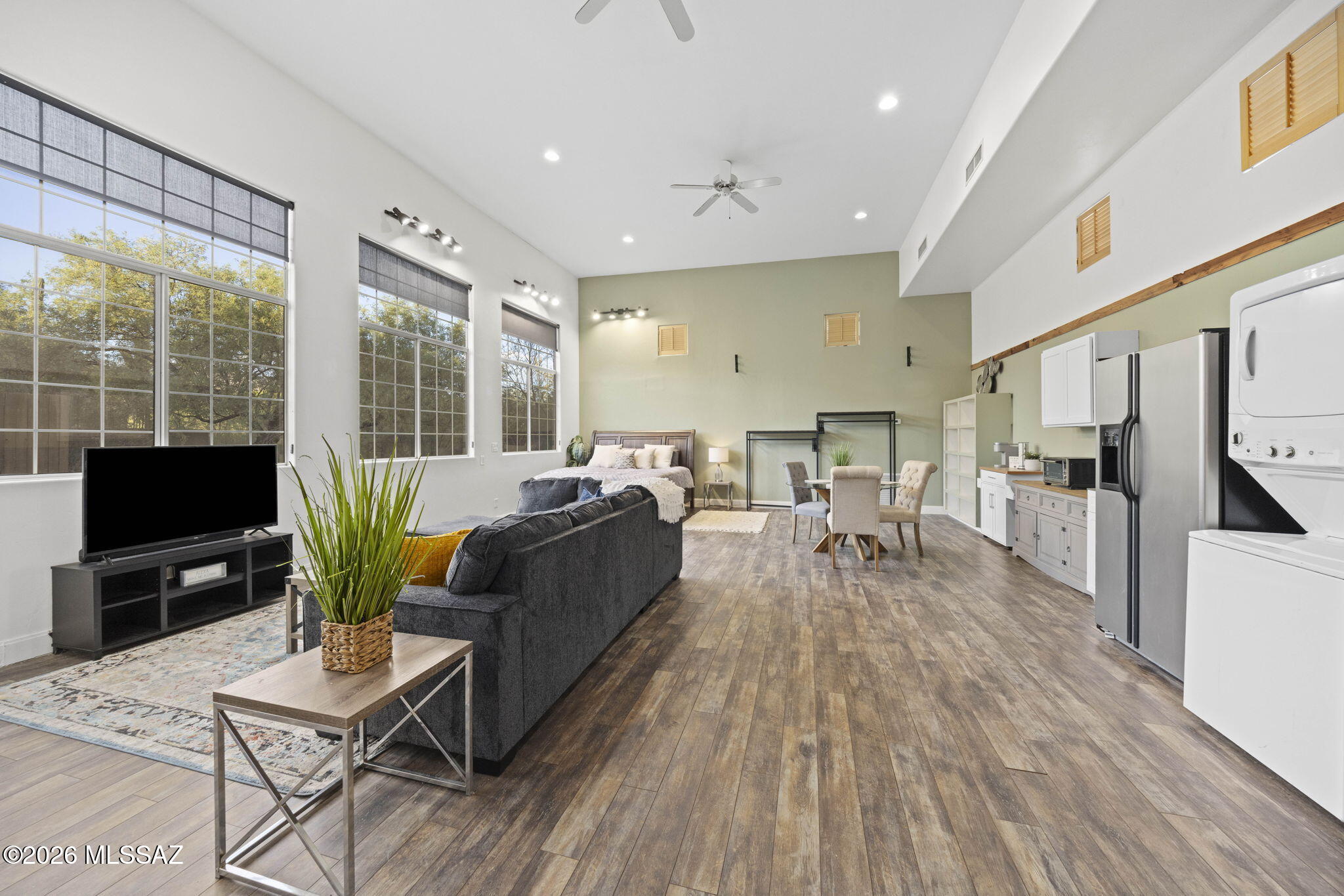 Loma De La Vista Verde (1-38) - Residential
