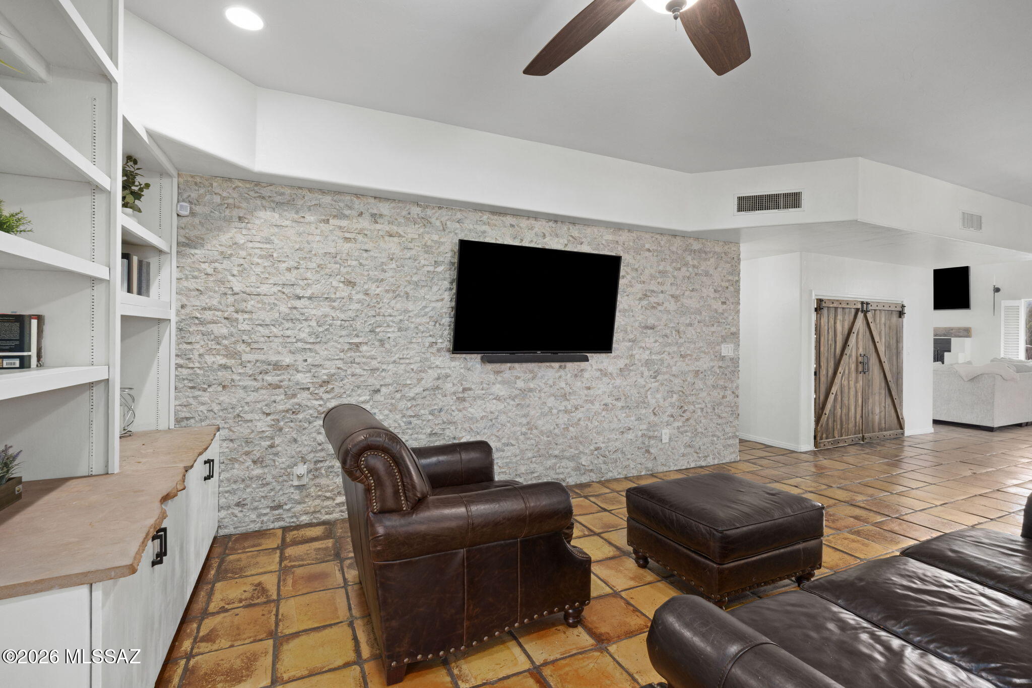 Loma De La Vista Verde (1-38) - Residential