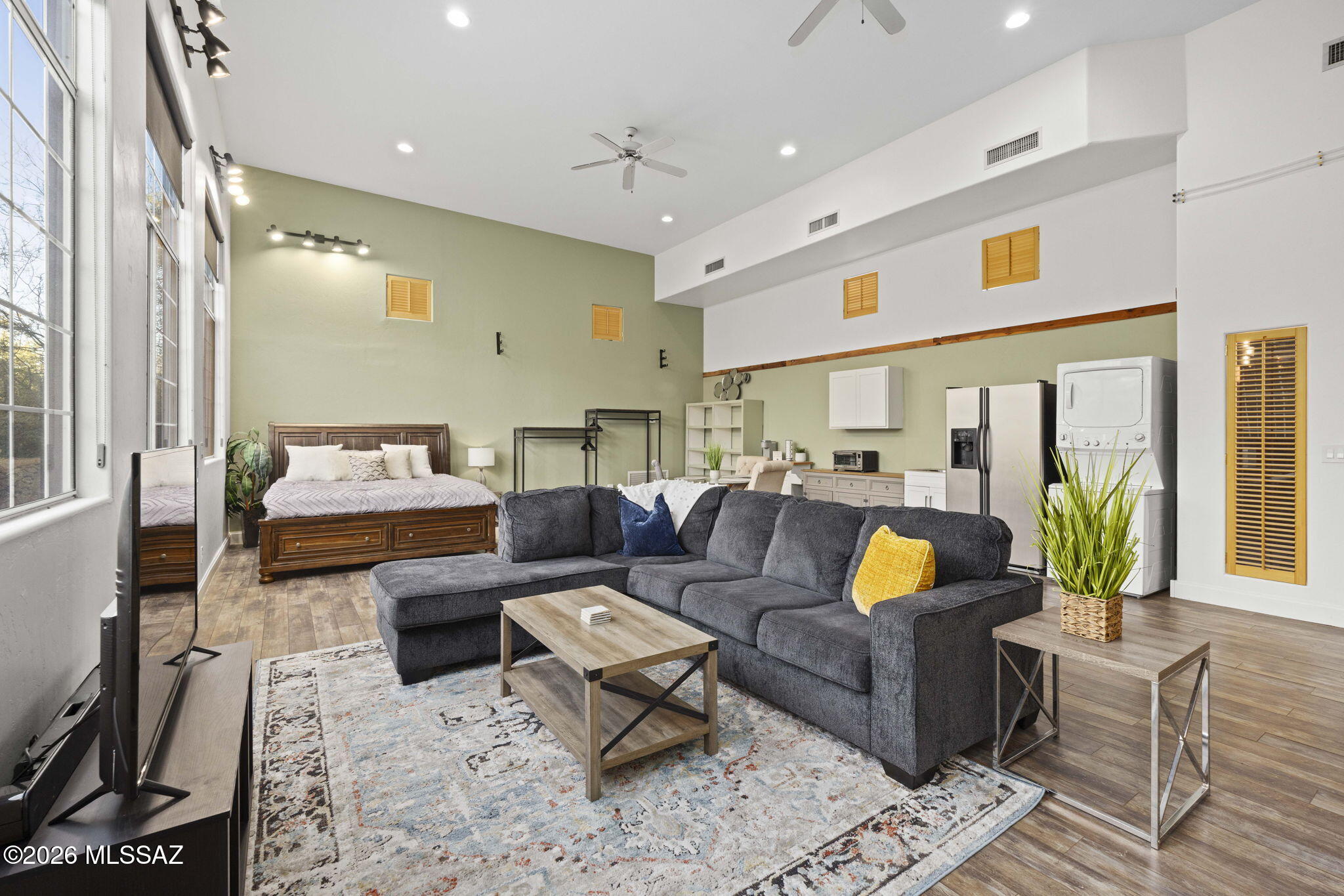Loma De La Vista Verde (1-38) - Residential