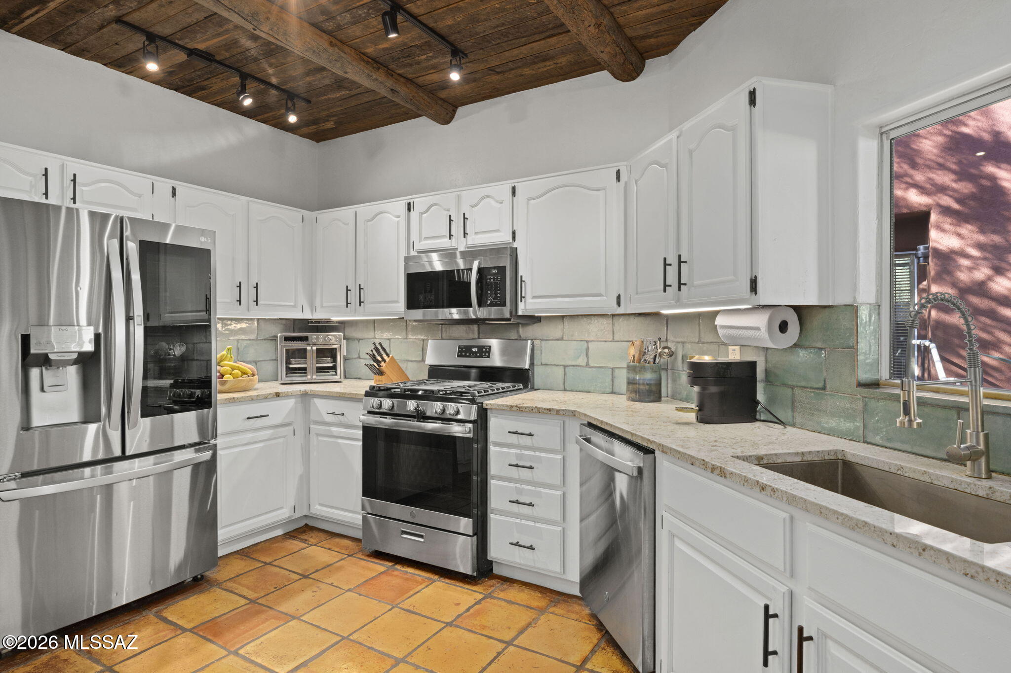 Loma De La Vista Verde (1-38) - Residential