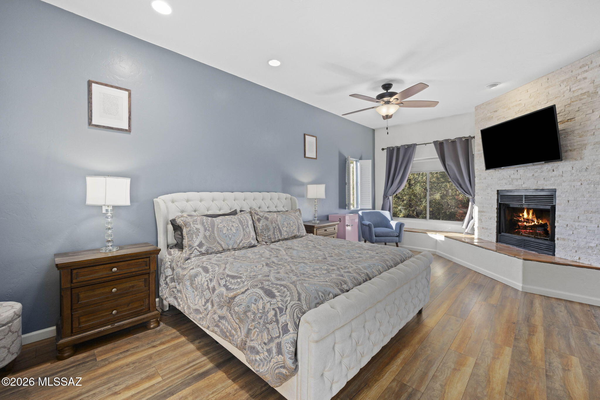 Loma De La Vista Verde (1-38) - Residential