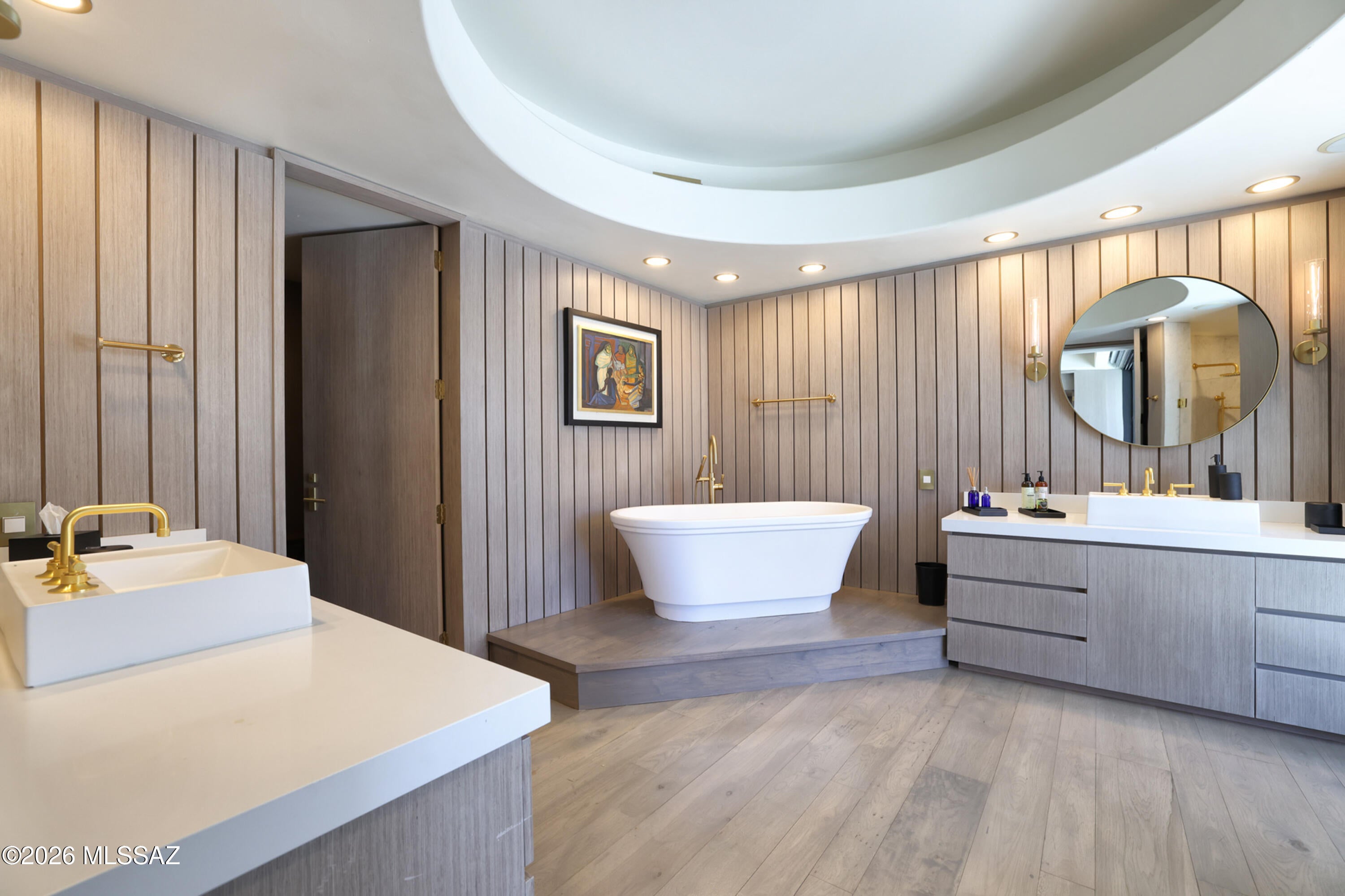 Finisterra (1-210) - Residential