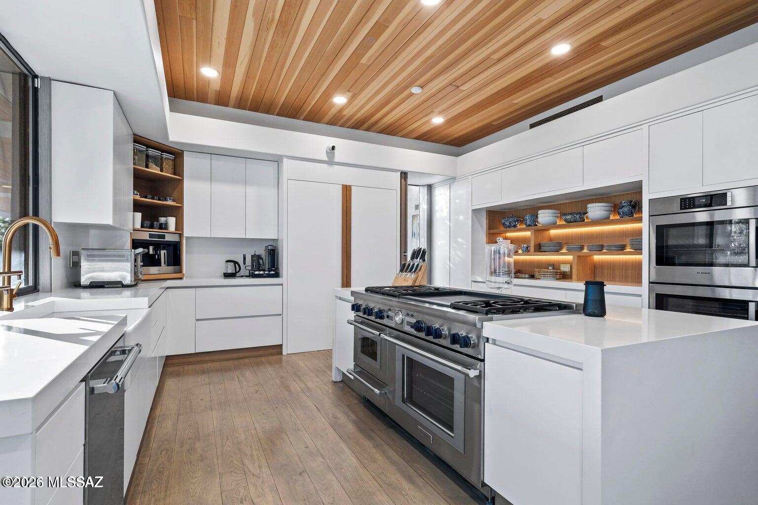 Finisterra (1-210) - Residential