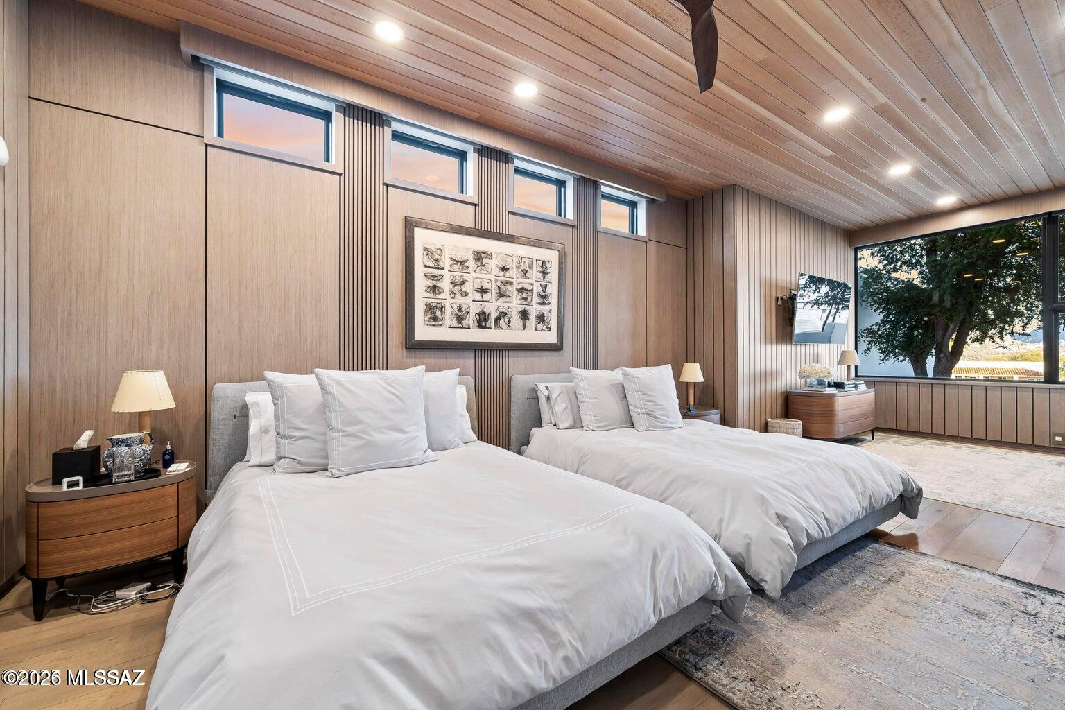 Finisterra (1-210) - Residential