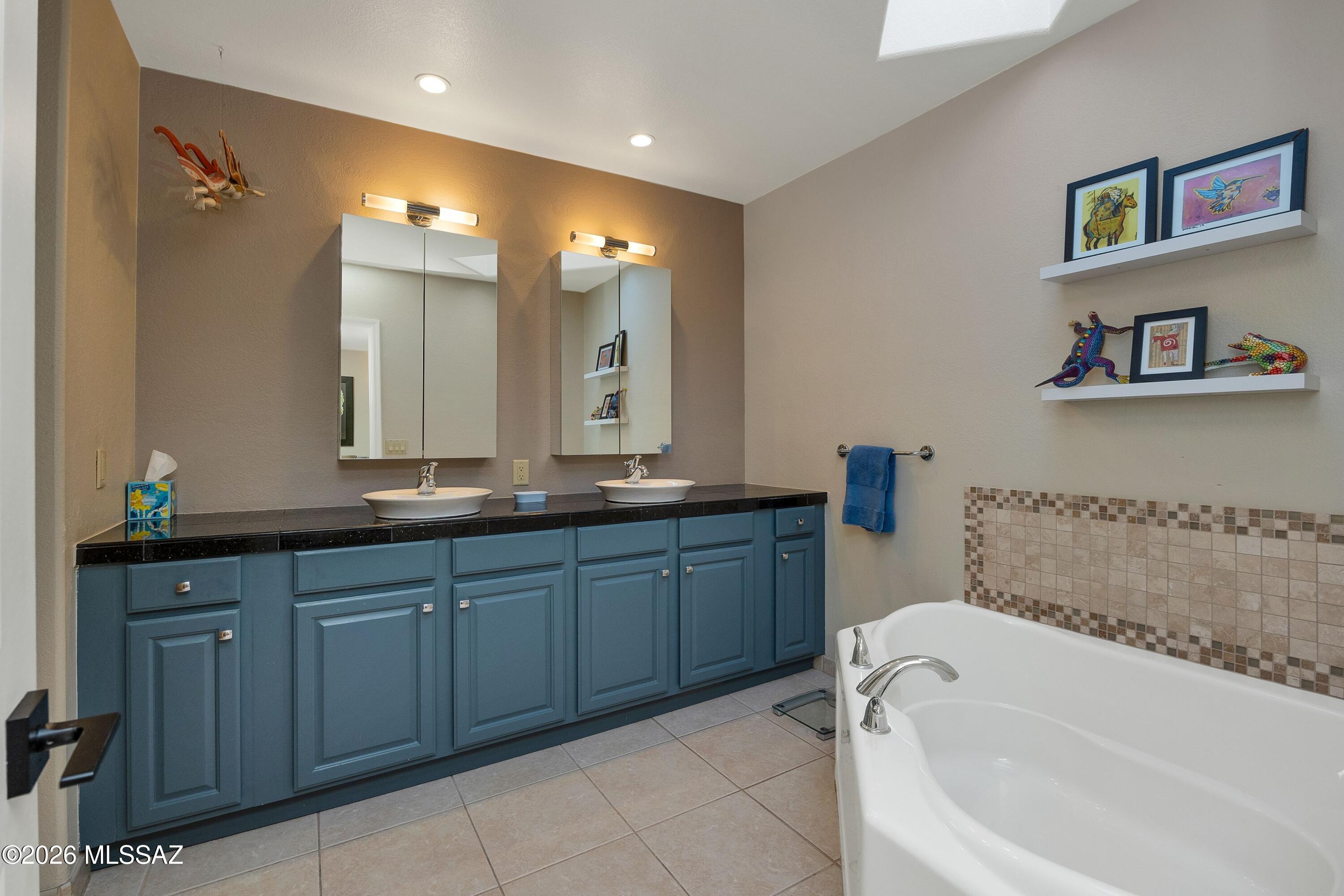 Riverbend - Sabino Canyon Road  (1-97) - Residential