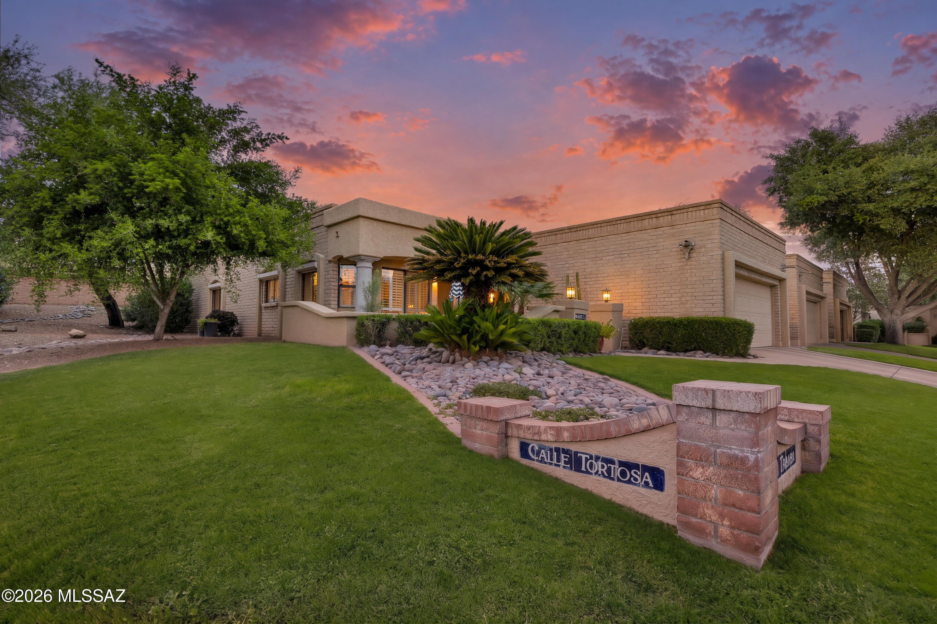 Riverbend - Sabino Canyon Road  (1-97) - Residential