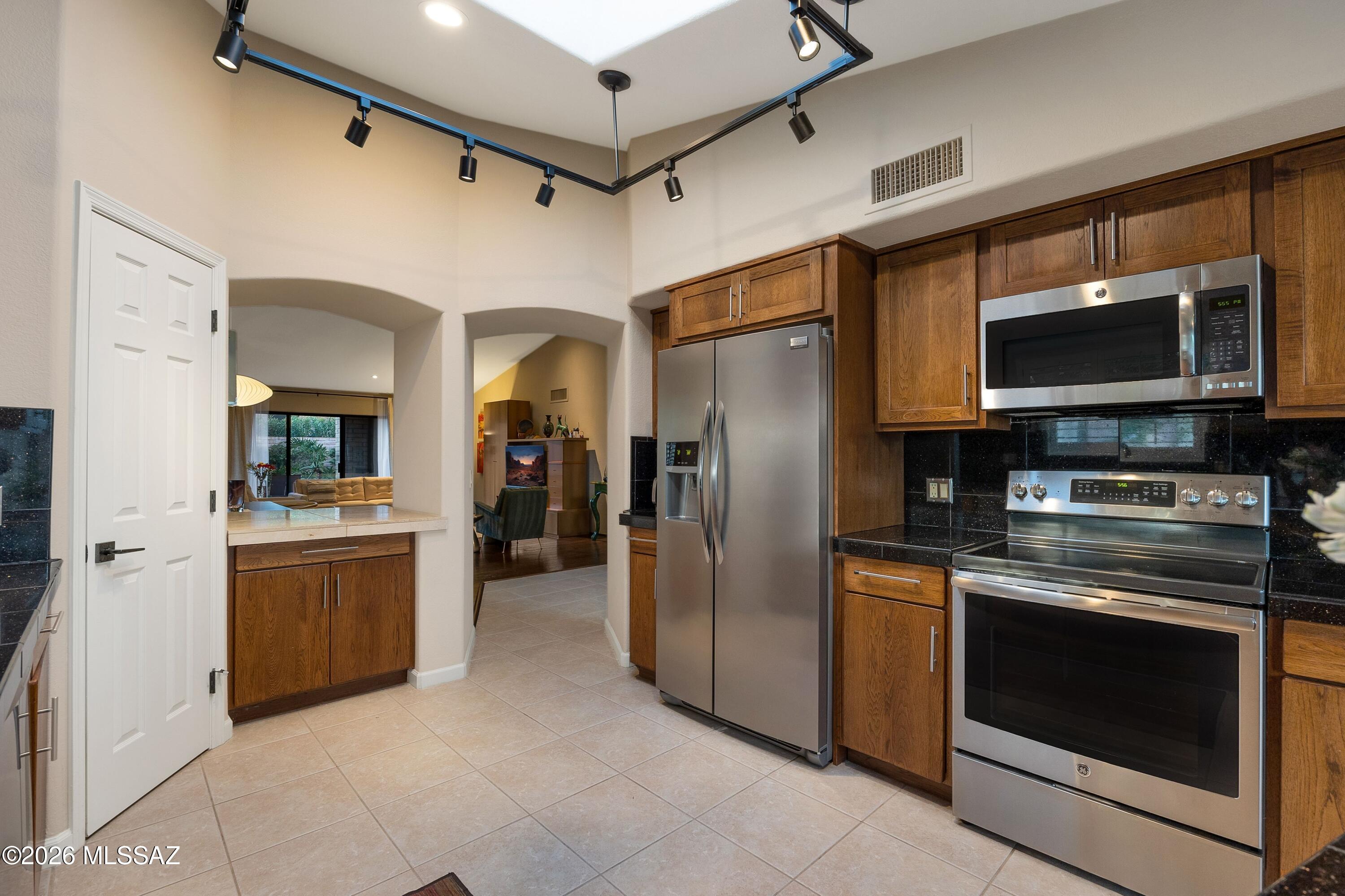 Riverbend - Sabino Canyon Road  (1-97) - Residential