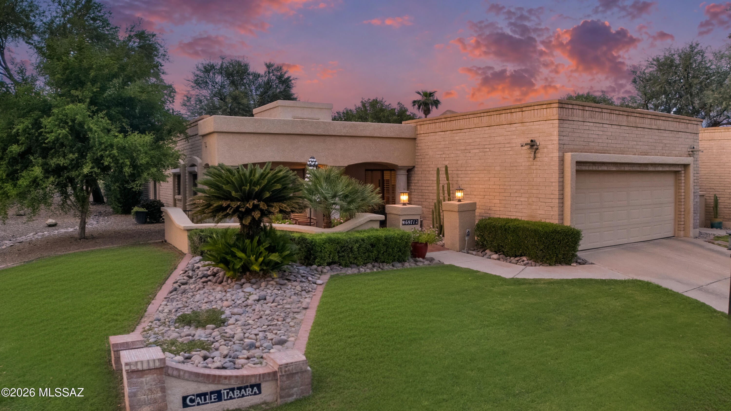 Riverbend - Sabino Canyon Road  (1-97) - Residential