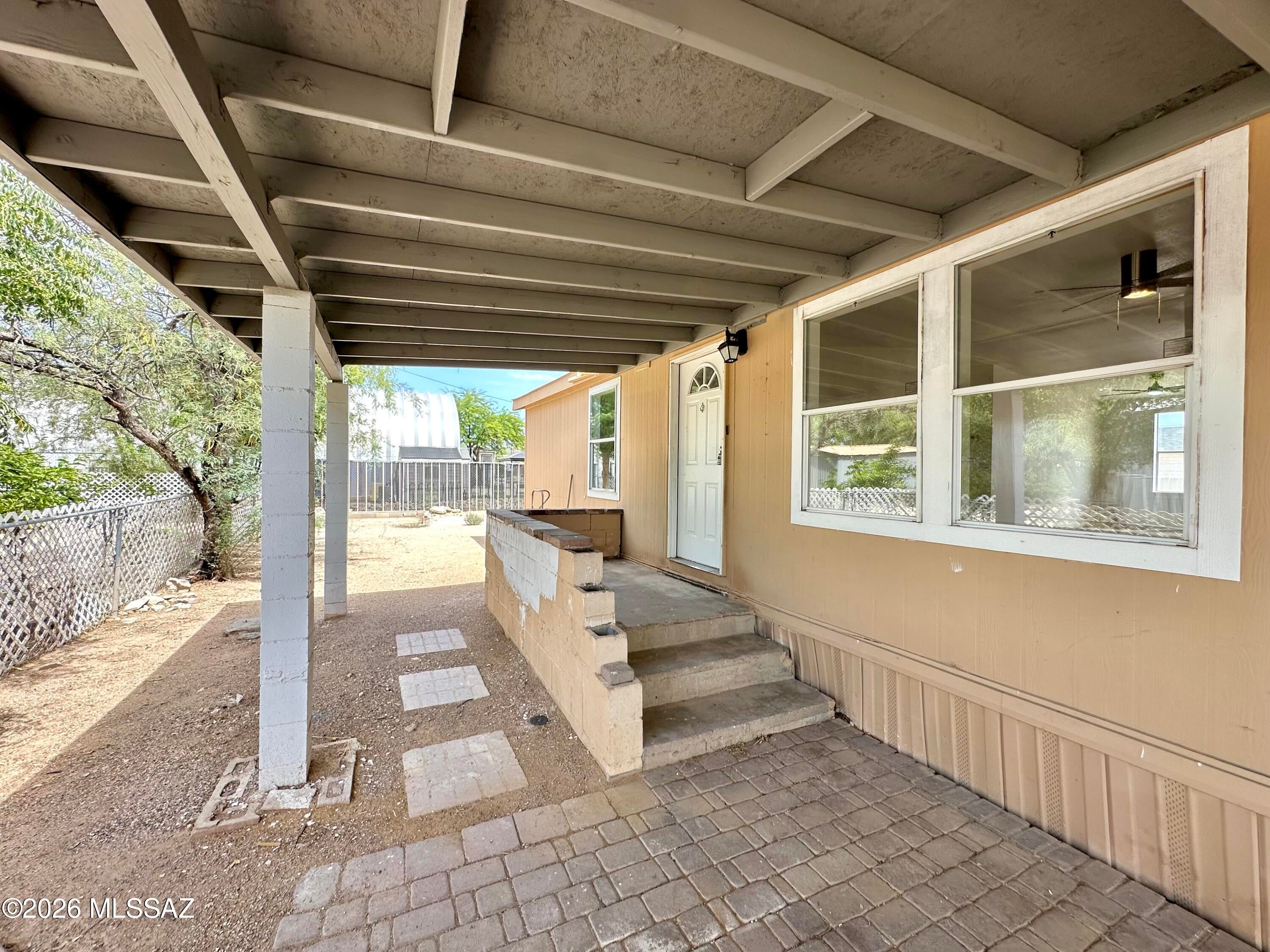 Los Ranchitos - Residential