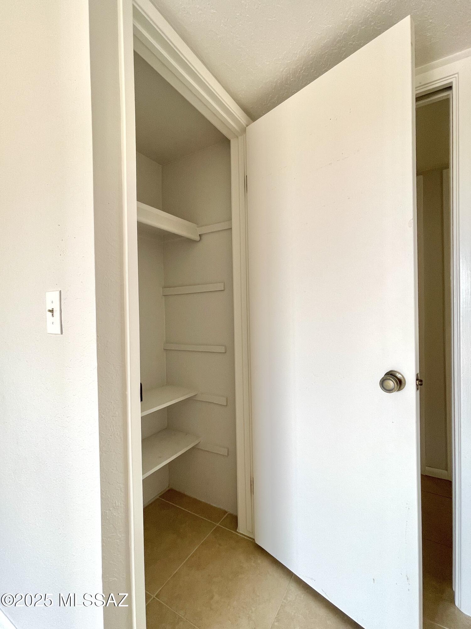 Viewpoint III (1-93) - Residential Lease