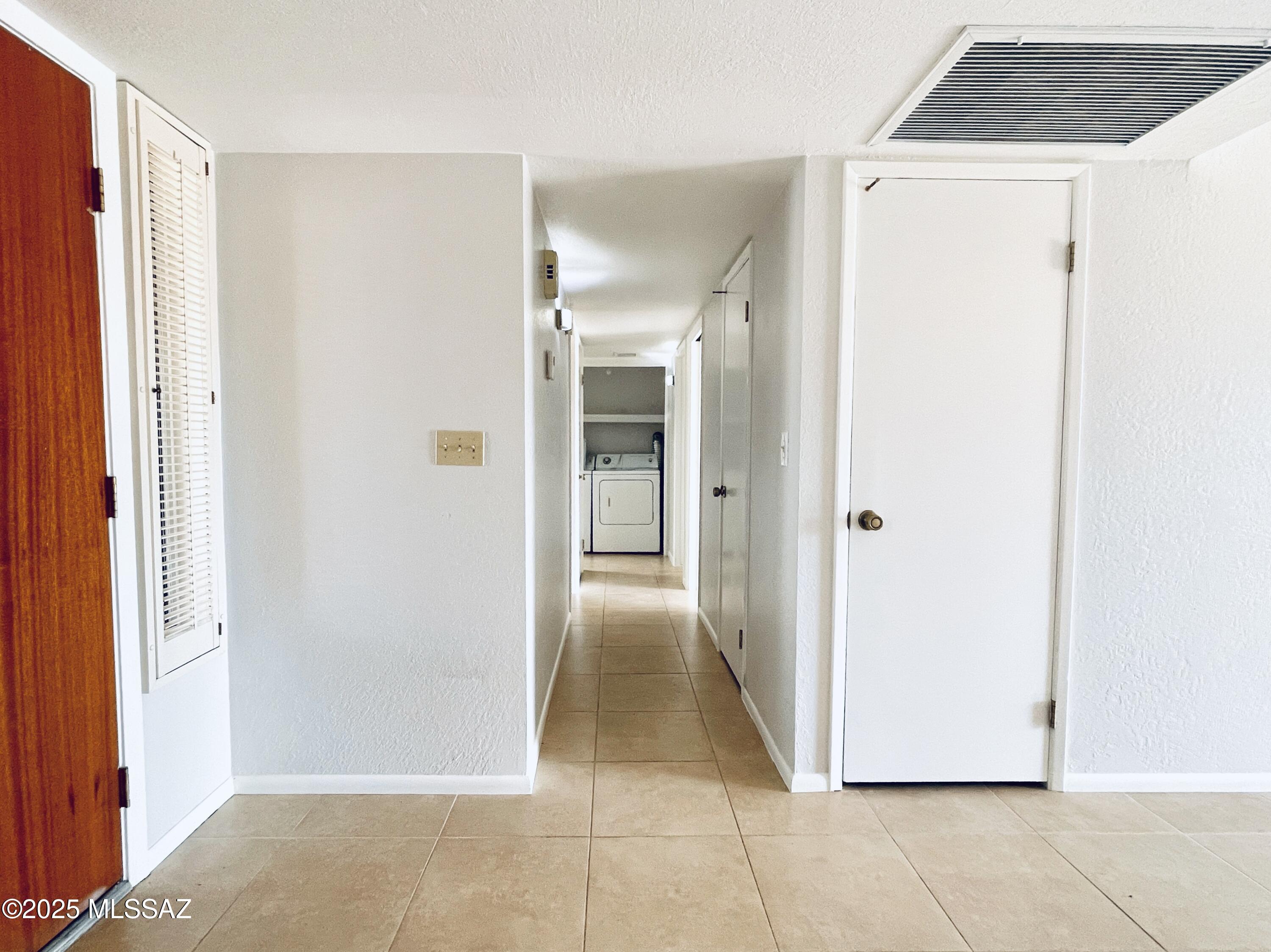 Viewpoint III (1-93) - Residential Lease