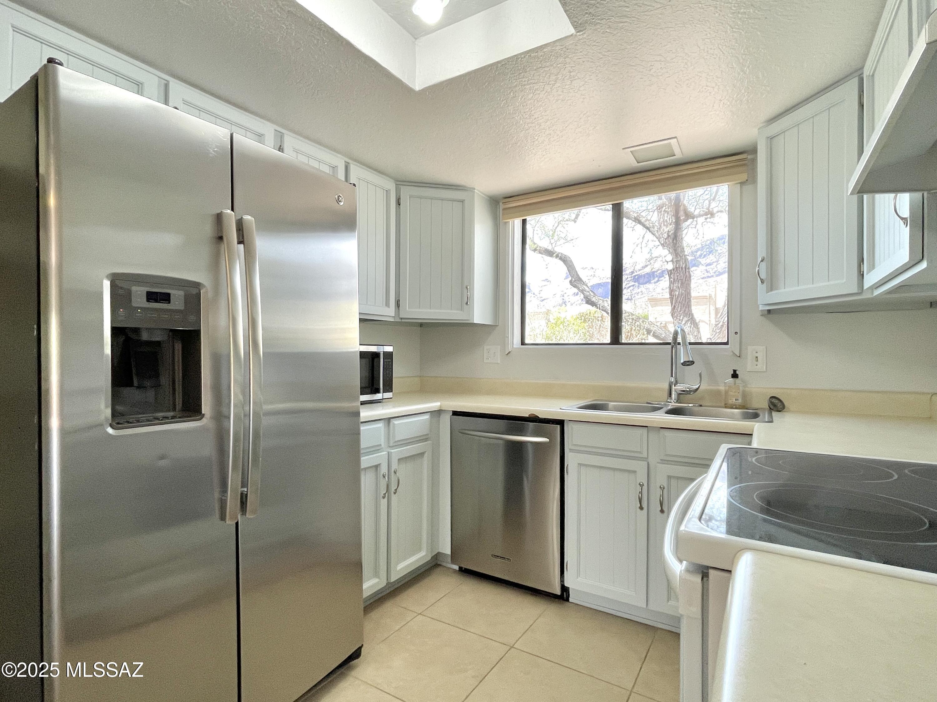 Viewpoint III (1-93) - Residential Lease