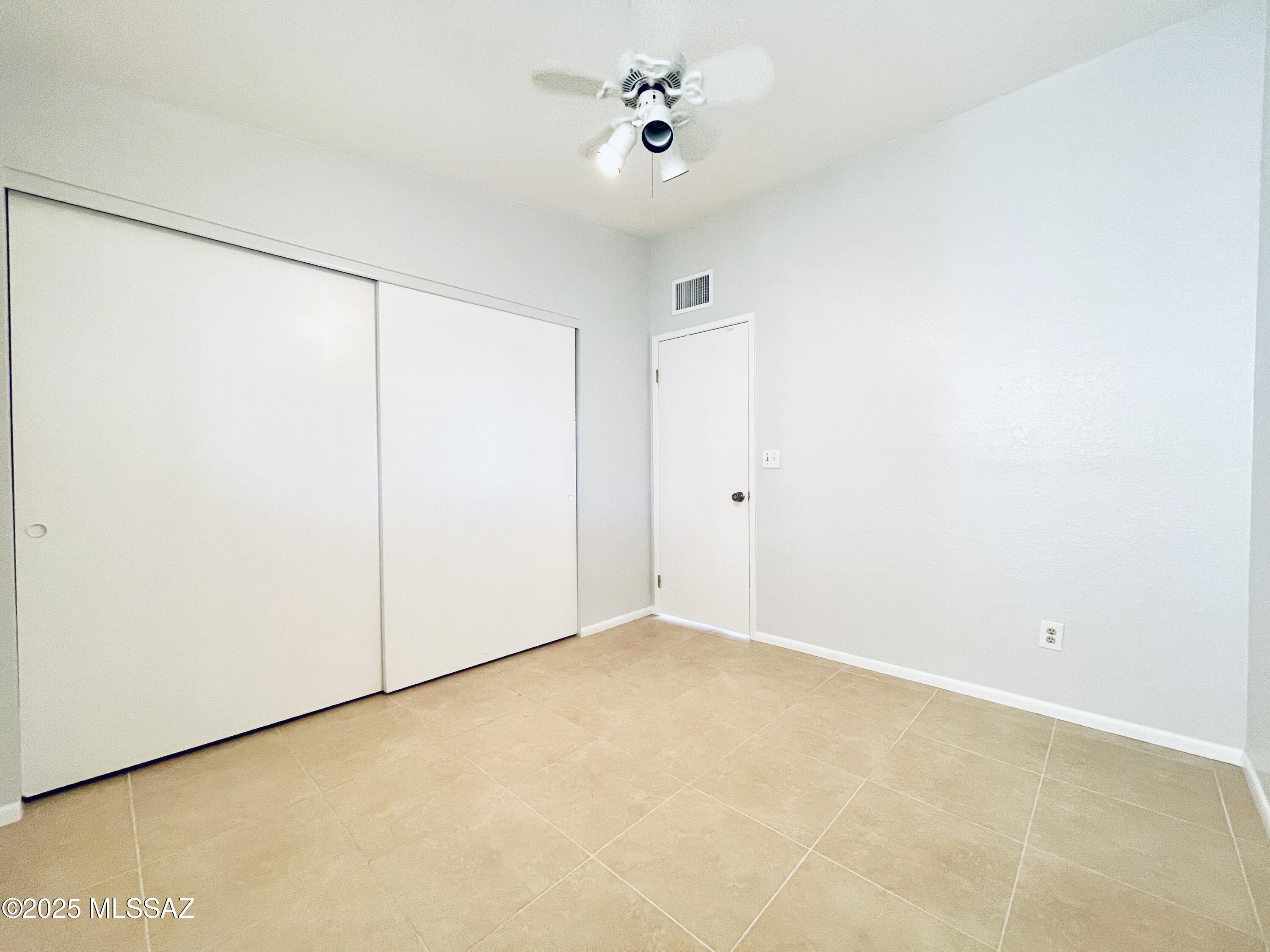 Viewpoint III (1-93) - Residential Lease