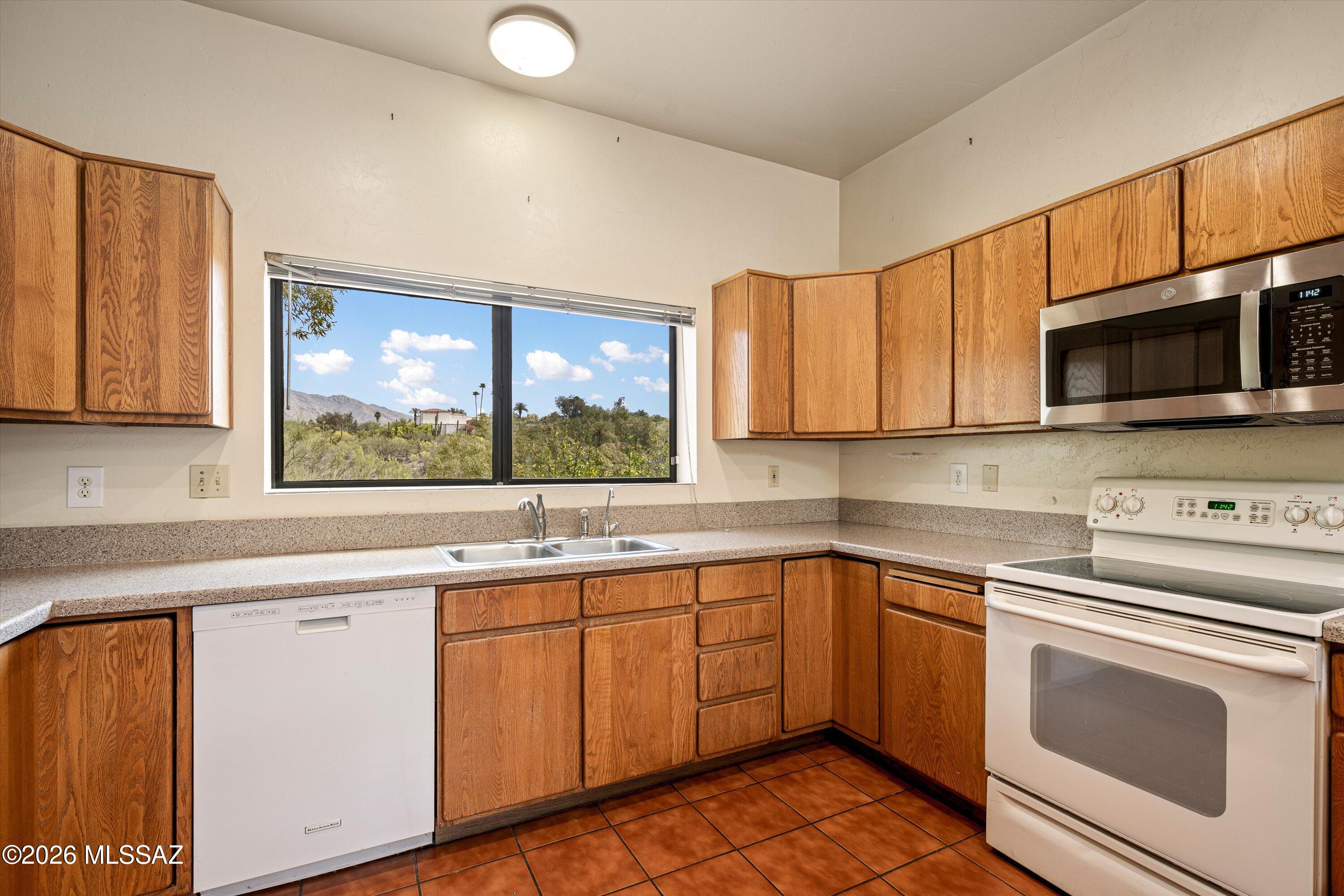Catalina Foothills Estates NO. 7 (44-120) - Residential