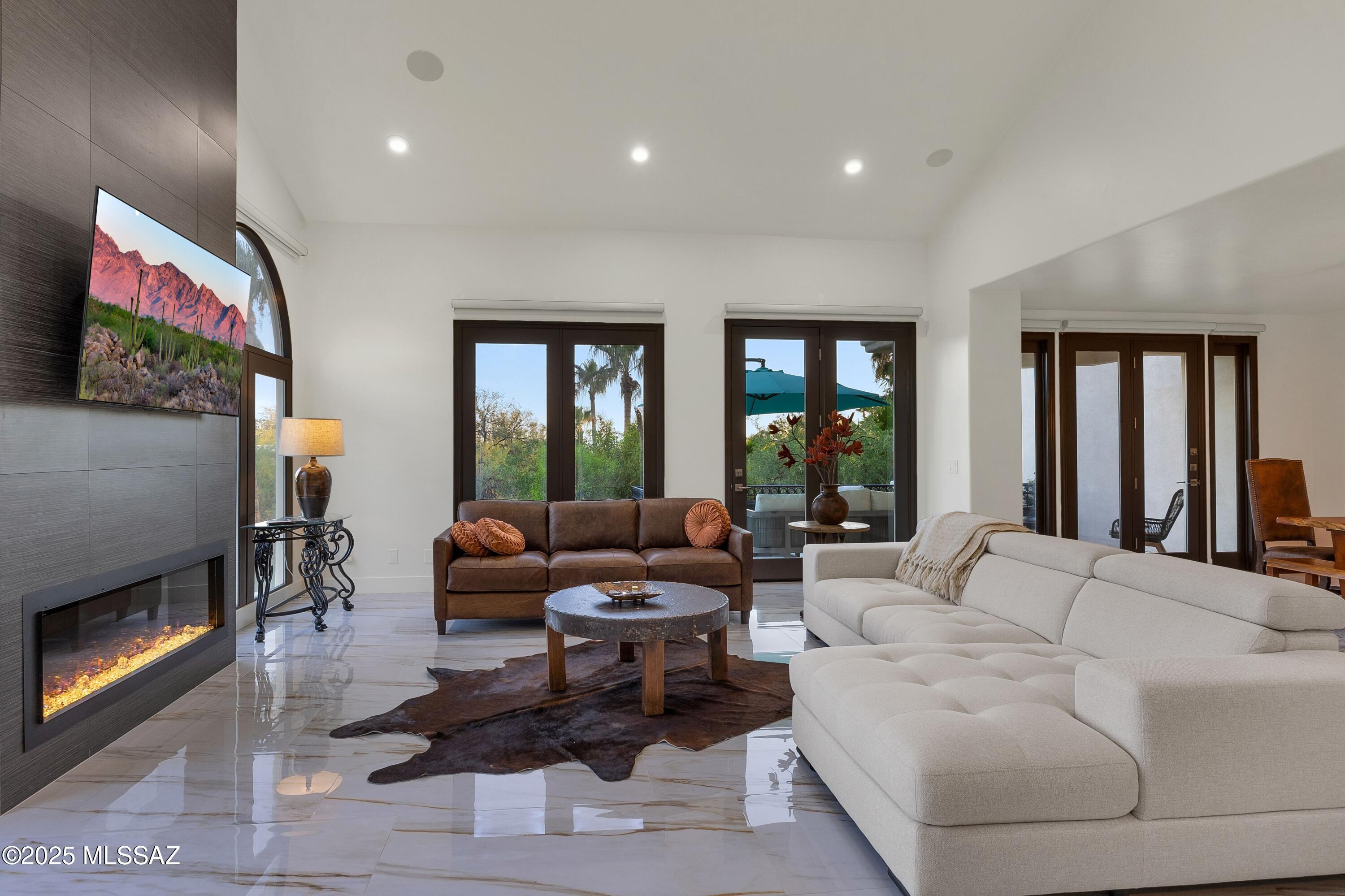 El Diamante Townhomes (1-15) - Residential