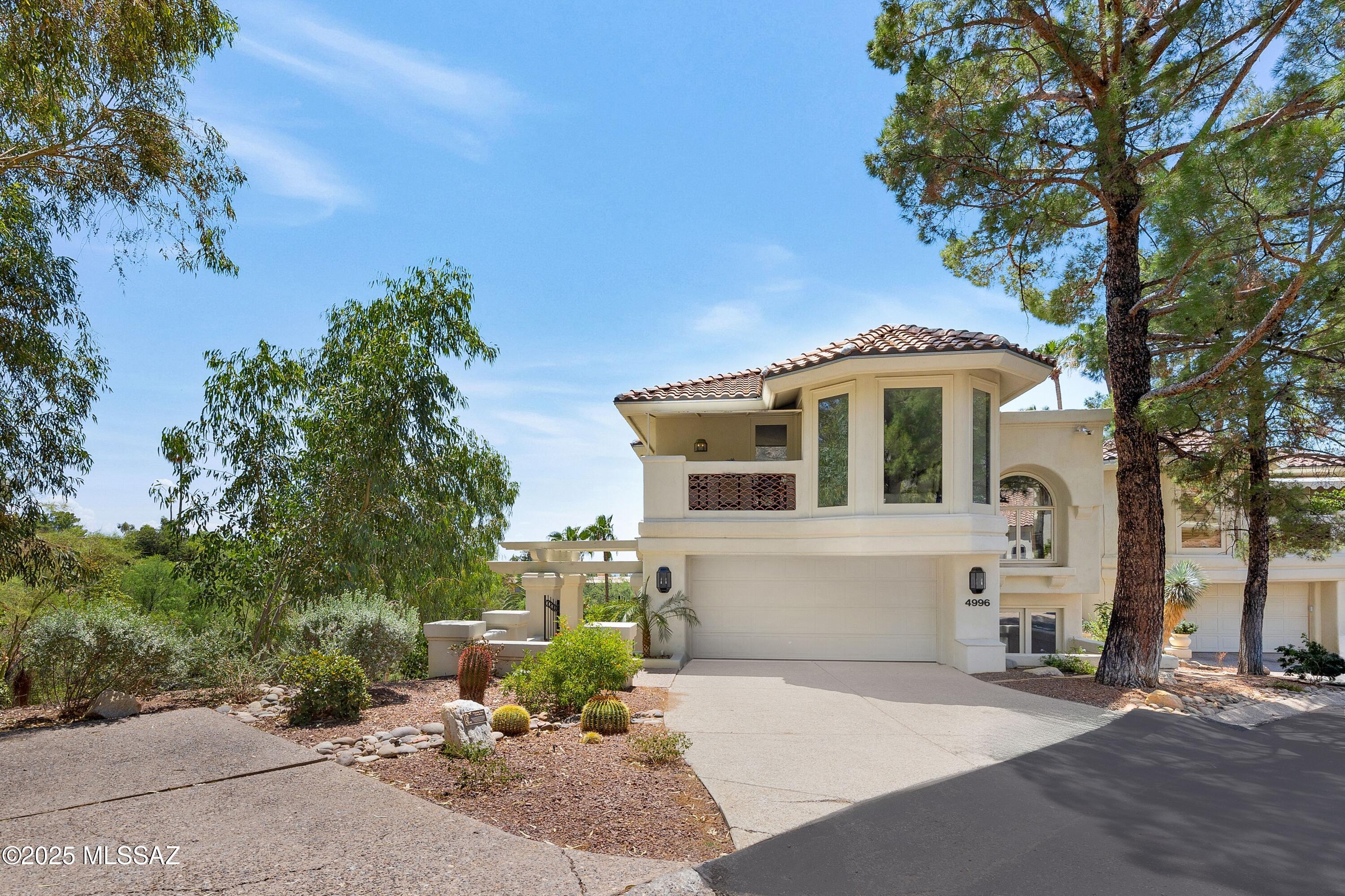 El Diamante Townhomes (1-15) - Residential